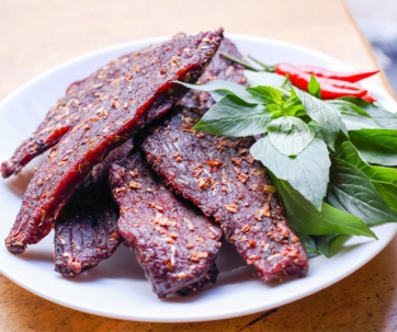 Thịt trâu gác bếp